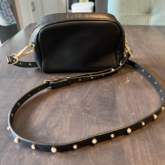 IMNYC Isaac Mizrahi black leather crossbody purse - Picture 1 of 12
